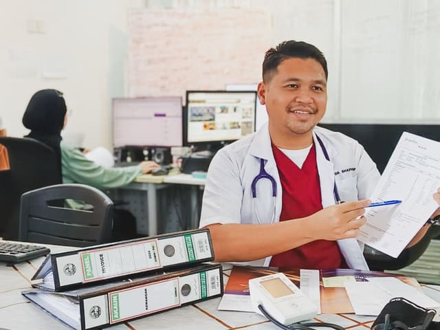 Dr Mohd Rustam — Klinik Stamina, Kapar, Selangor
